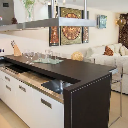 Listen The Views - 223